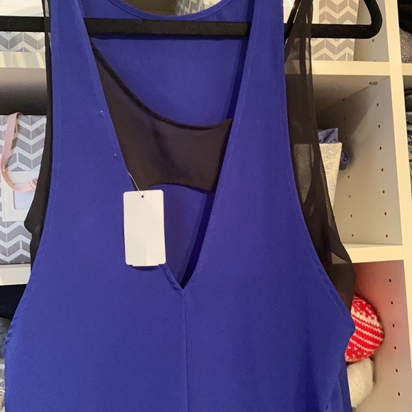 Dress with cutout and sheer mesh. - Picture 2 of 4